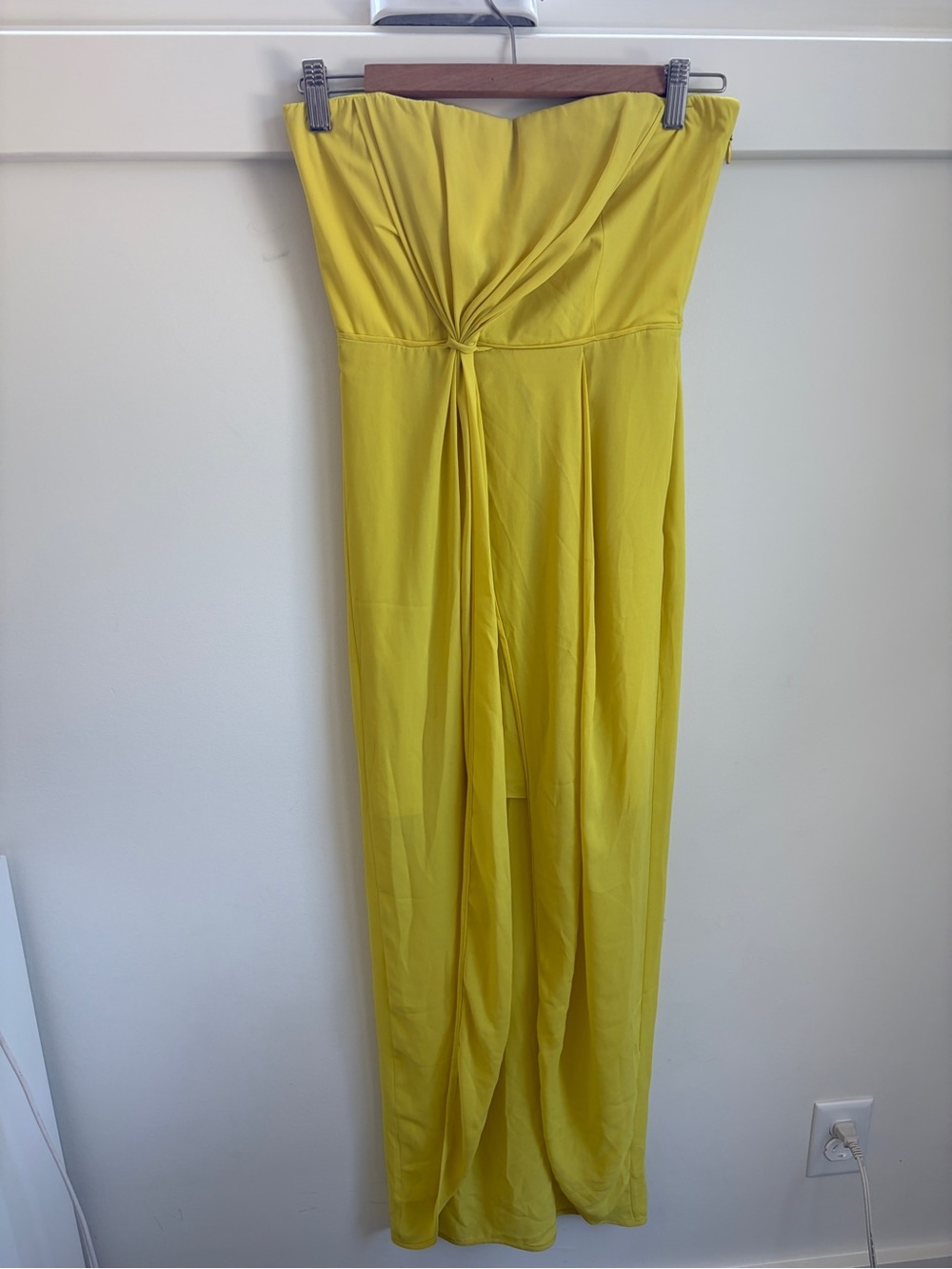 BCBGMaxAzria Strapless Twist-Front dress in Yellow